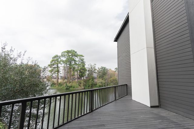8800 Woodway Drive 10, Houston, TX 77063