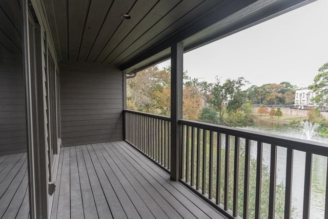 8800 Woodway Drive 10, Houston, TX 77063