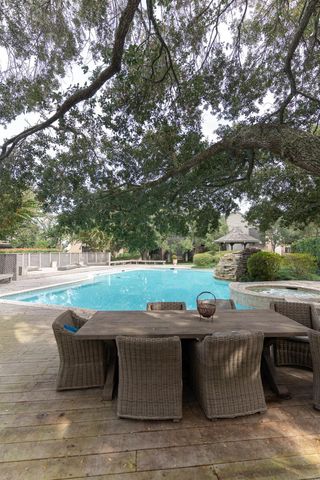 8800 Woodway Drive 10, Houston, TX 77063
