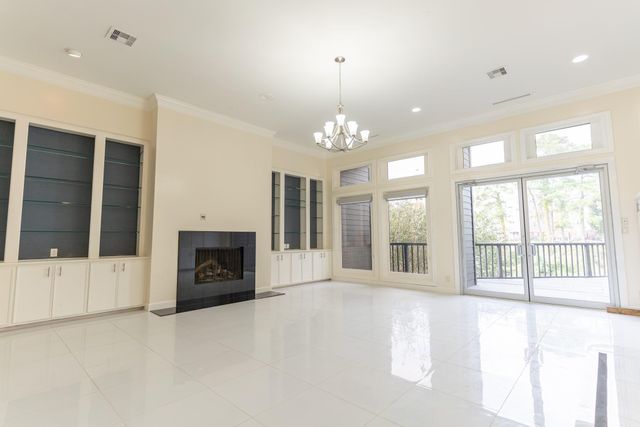 8800 Woodway Drive 10, Houston, TX 77063