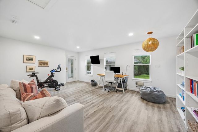 1031 Chamboard Lane, Houston, TX 77018