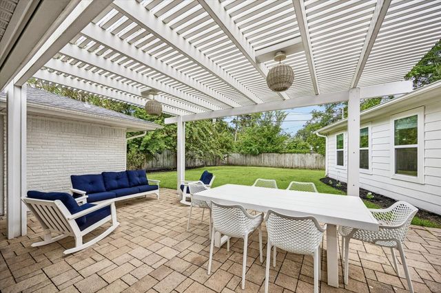 1031 Chamboard Lane, Houston, TX 77018