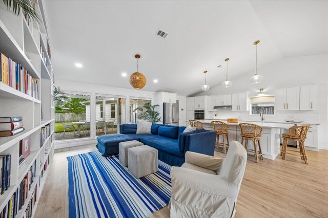 1031 Chamboard Lane, Houston, TX 77018