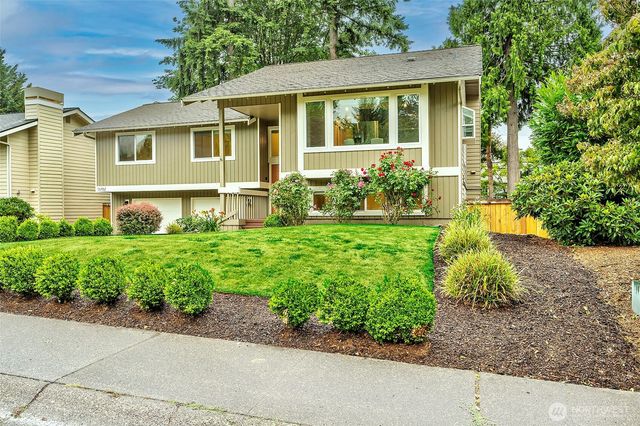 13702 173rd Place NE, Redmond, WA 98052