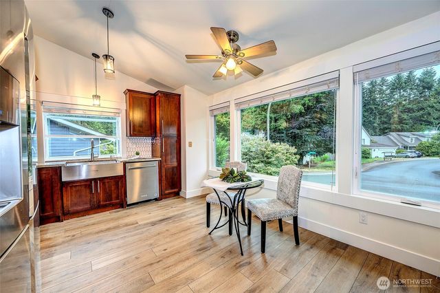 13702 173rd Place NE, Redmond, WA 98052