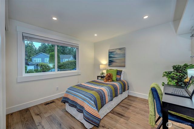 13702 173rd Place NE, Redmond, WA 98052