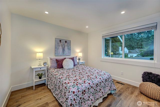 13702 173rd Place NE, Redmond, WA 98052