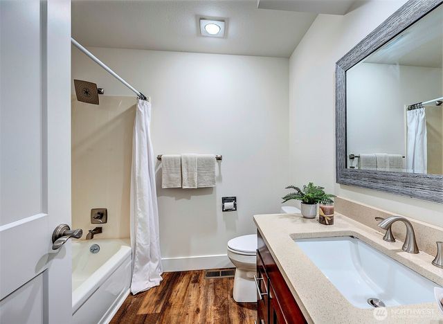 13702 173rd Place NE, Redmond, WA 98052