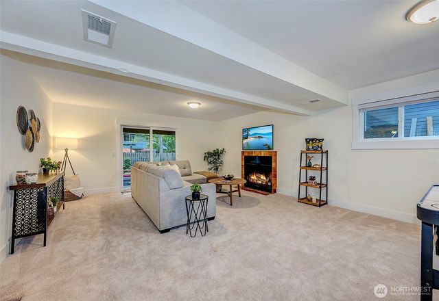 13702 173rd Place NE, Redmond, WA 98052