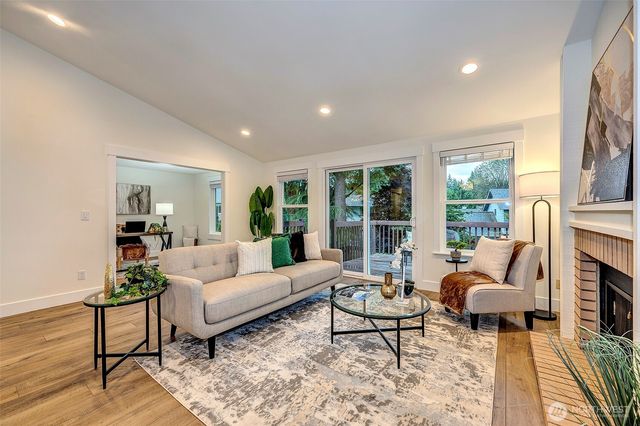 13702 173rd Place NE, Redmond, WA 98052