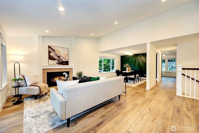 13702 173rd Place NE, Redmond, WA 98052
