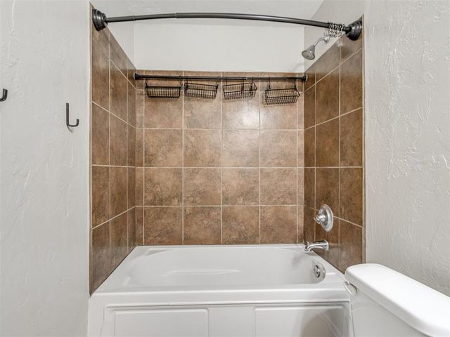 11026 E Draper Avenue, Choctaw, OK 73020