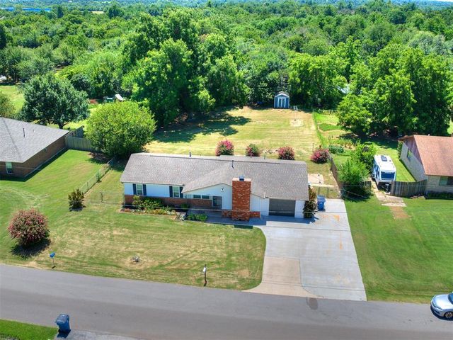 11026 E Draper Avenue, Choctaw, OK 73020
