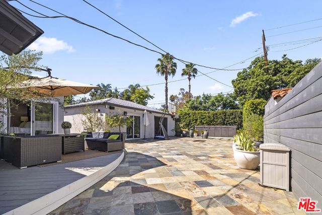 11023 Kling Street, Toluca Lake, CA 91602