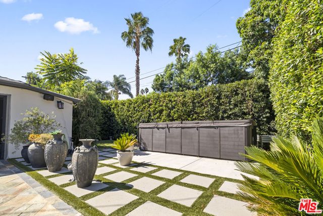 11023 Kling Street, Toluca Lake, CA 91602
