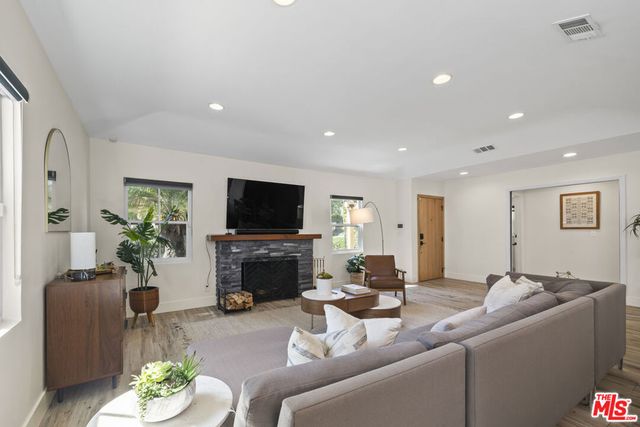 11023 Kling Street, Toluca Lake, CA 91602