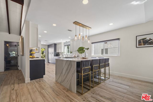 11023 Kling Street, Toluca Lake, CA 91602