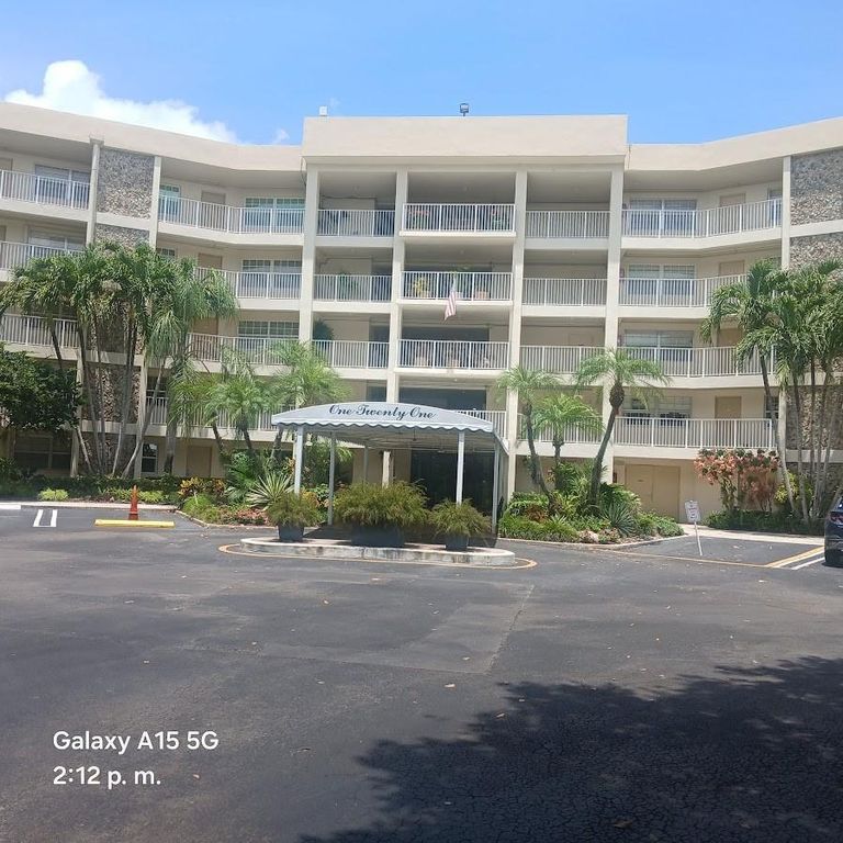 800 Cypress Grove Drive Unit 312, Pompano Beach, FL 33069