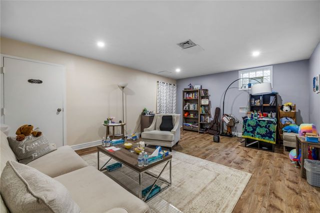 1841 Universal Rd, Penn Hills, PA 15235