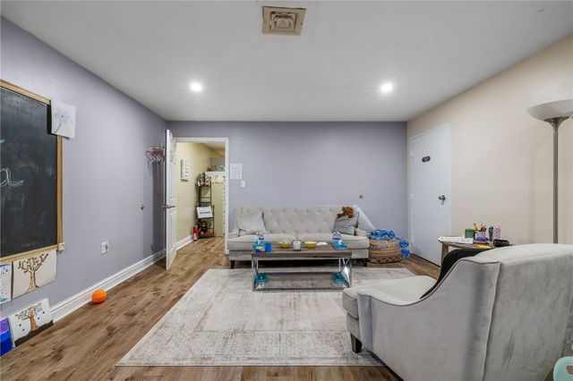 1841 Universal Rd, Penn Hills, PA 15235