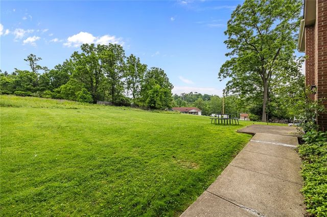 1841 Universal Rd, Penn Hills, PA 15235