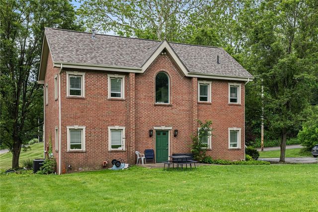 1841 Universal Rd, Penn Hills, PA 15235