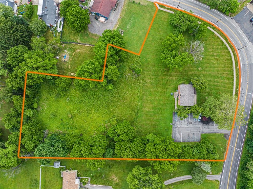 1841 Universal Rd, Penn Hills, PA 15235
