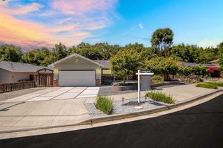 1054 Redstone Pl, Hayward, CA 94542