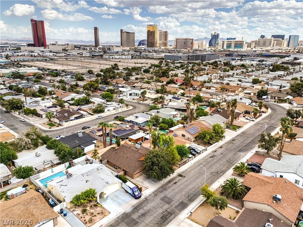 2617 YARDLEY Street, Las Vegas, NV 89102 — photo 3
