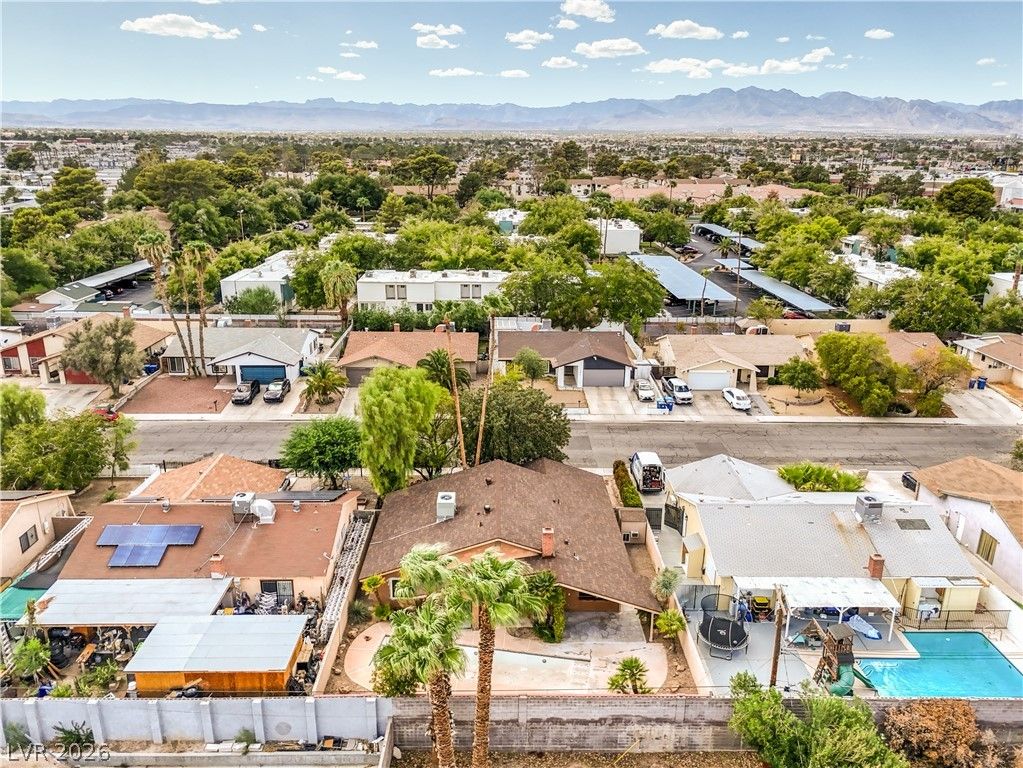 2617 YARDLEY Street, Las Vegas, NV 89102 — photo 5