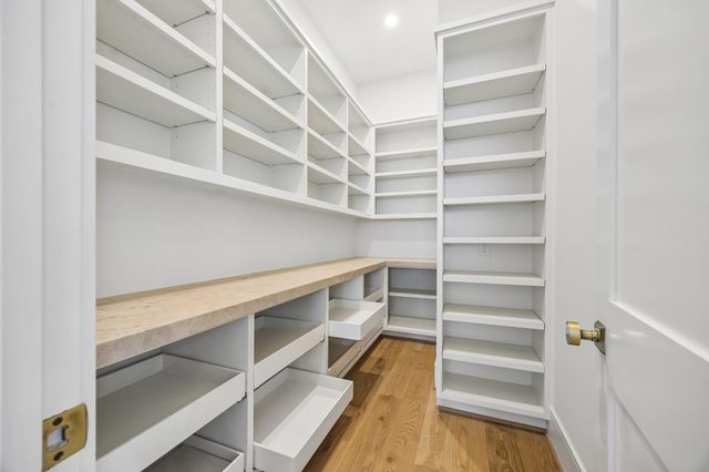 6634 Wakeforest Avenue, West University Place, TX 77005