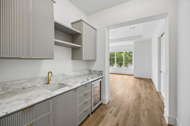 6634 Wakeforest Avenue, West University Place, TX 77005