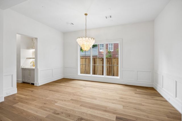6634 Wakeforest Avenue, West University Place, TX 77005