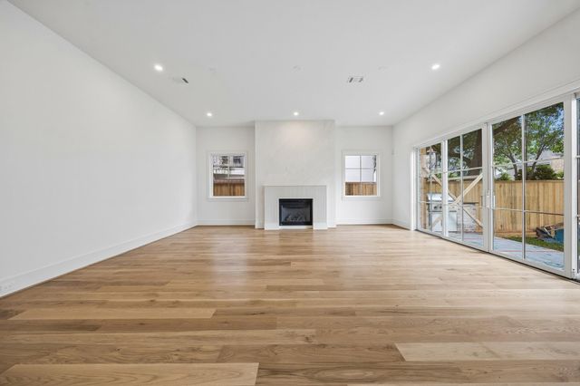 6634 Wakeforest Avenue, West University Place, TX 77005