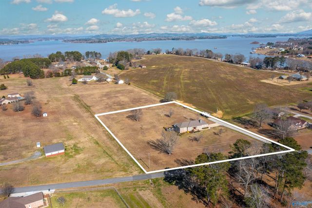 105 Bay View Lane, Centre, AL 35960