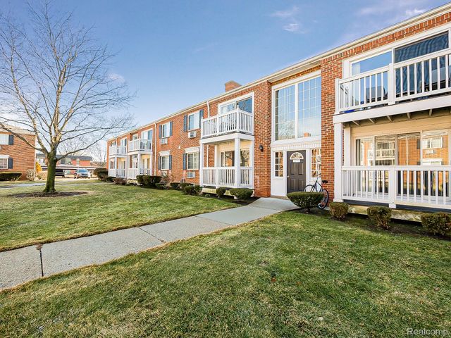 2440 Parmenter Boulevard, Royal Oak Charter Township, MI 48073