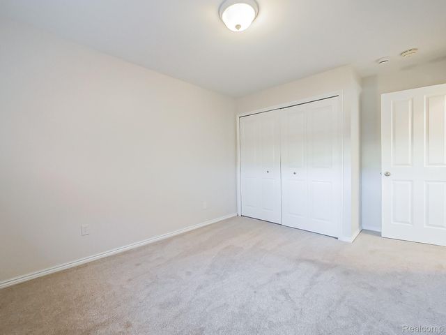 2440 Parmenter Boulevard, Royal Oak Charter Township, MI 48073