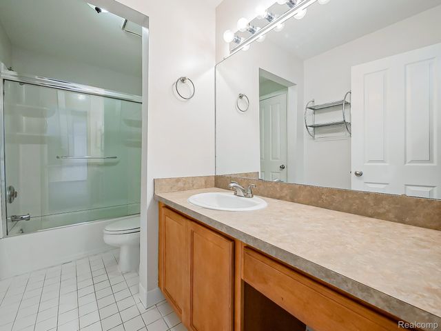 2440 Parmenter Boulevard, Royal Oak Charter Township, MI 48073