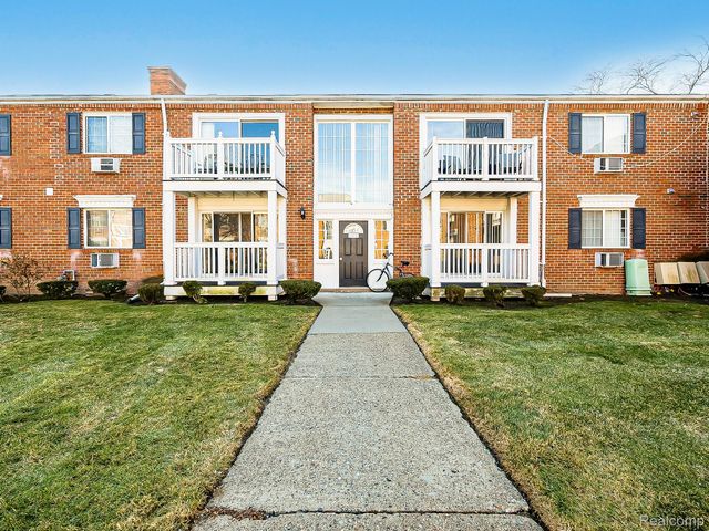 2440 Parmenter Boulevard, Royal Oak Charter Township, MI 48073