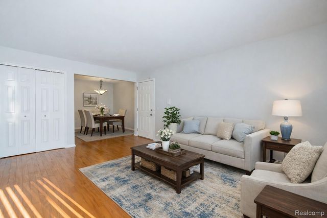 2440 Parmenter Boulevard, Royal Oak Charter Township, MI 48073