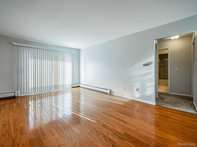 2440 Parmenter Boulevard, Royal Oak Charter Township, MI 48073