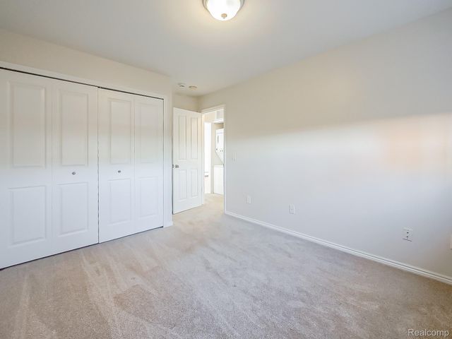 2440 Parmenter Boulevard, Royal Oak Charter Township, MI 48073