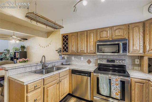 2546 Hatch Circle, Colorado Springs, CO 80918