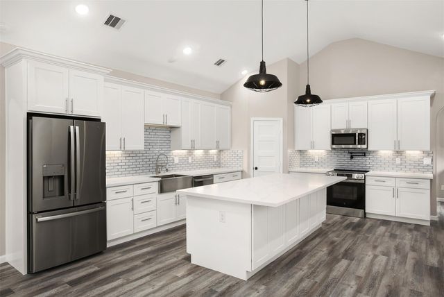 3617 Pecan Drive, Bacliff, TX 77518