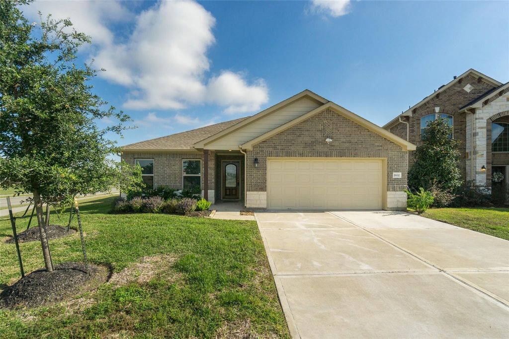 2832 Cross Colony Drive, League City, TX 77539