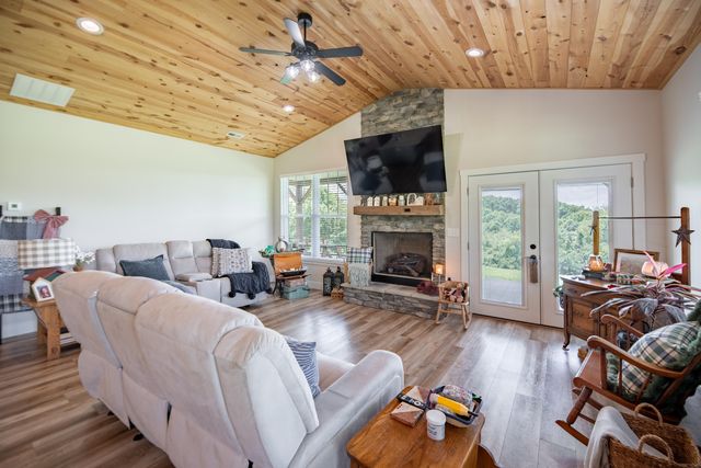 4290 Gardnersville Road, Crittenden, KY 41030
