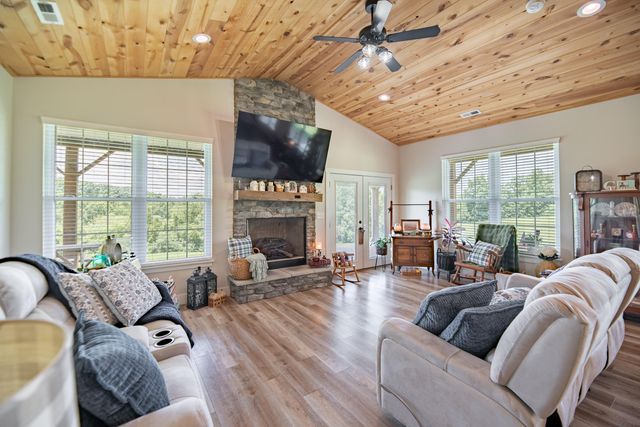 4290 Gardnersville Road, Crittenden, KY 41030