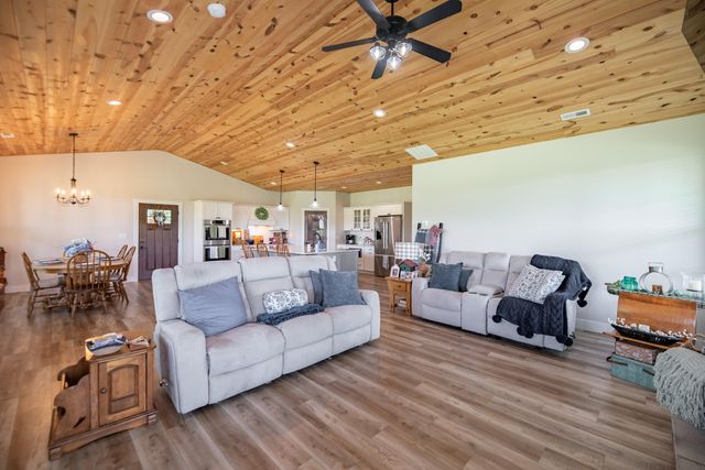 4290 Gardnersville Road, Crittenden, KY 41030