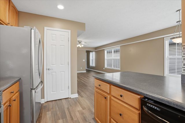 910 Gerike Way, Bloomington, IL 61704