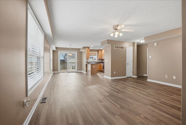 910 Gerike Way, Bloomington, IL 61704